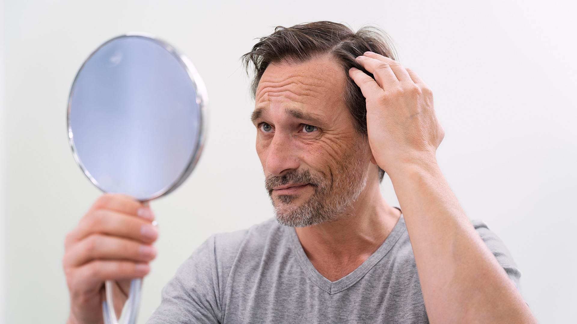 Éviter la chute des cheveux chez les hommes